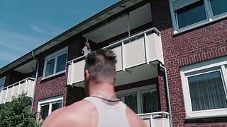 Зрелый мужик снял старую шлюху на улице и отодрал в мотеле во все дырки