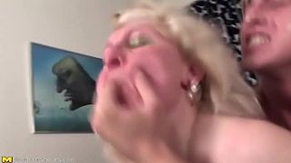 Самая горячая семейная оргия с одним парнем на троих